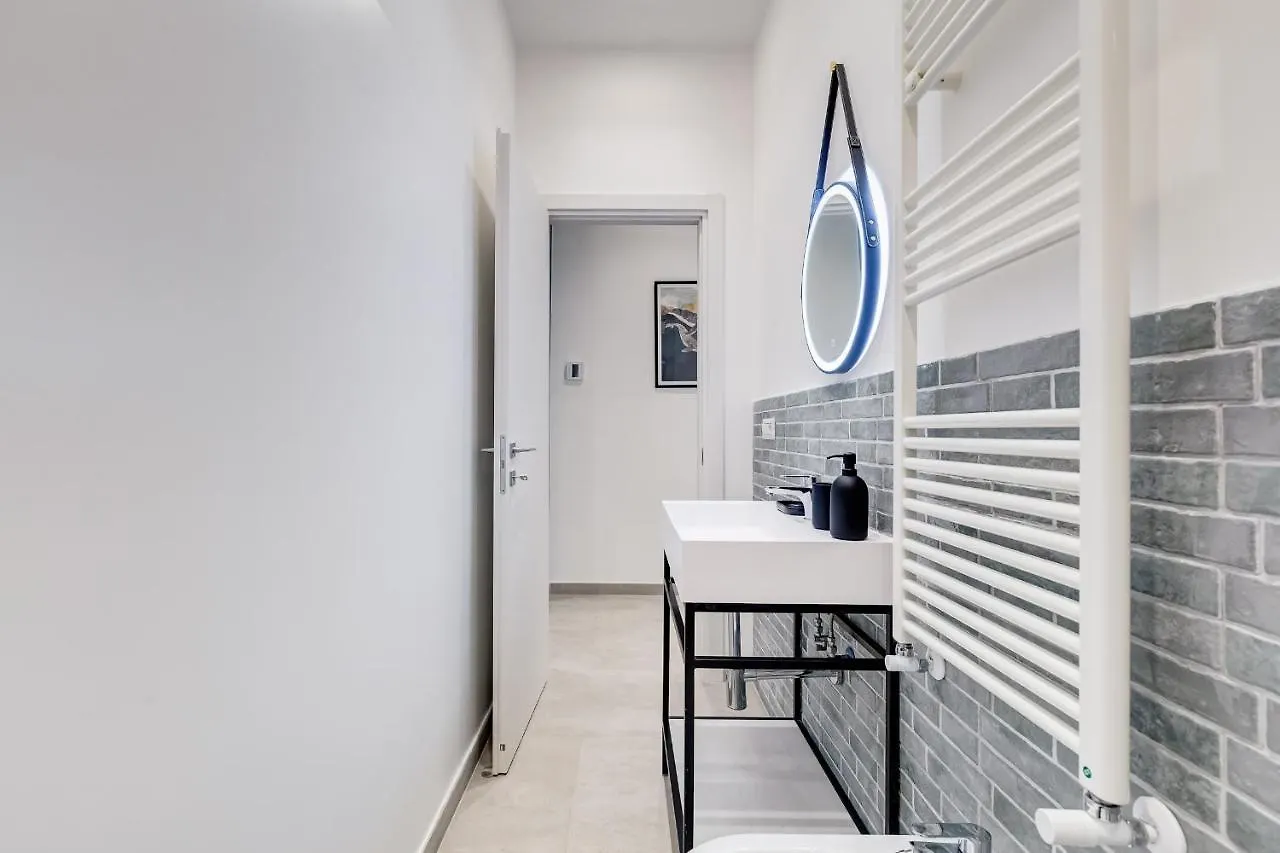 Bdc - Empire, Noble 3-Bdr Apt Rome