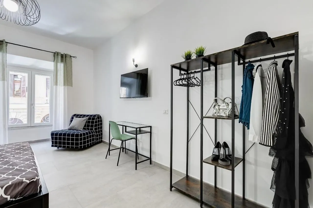 Bdc - Empire, Noble 3-Bdr Apt Rome