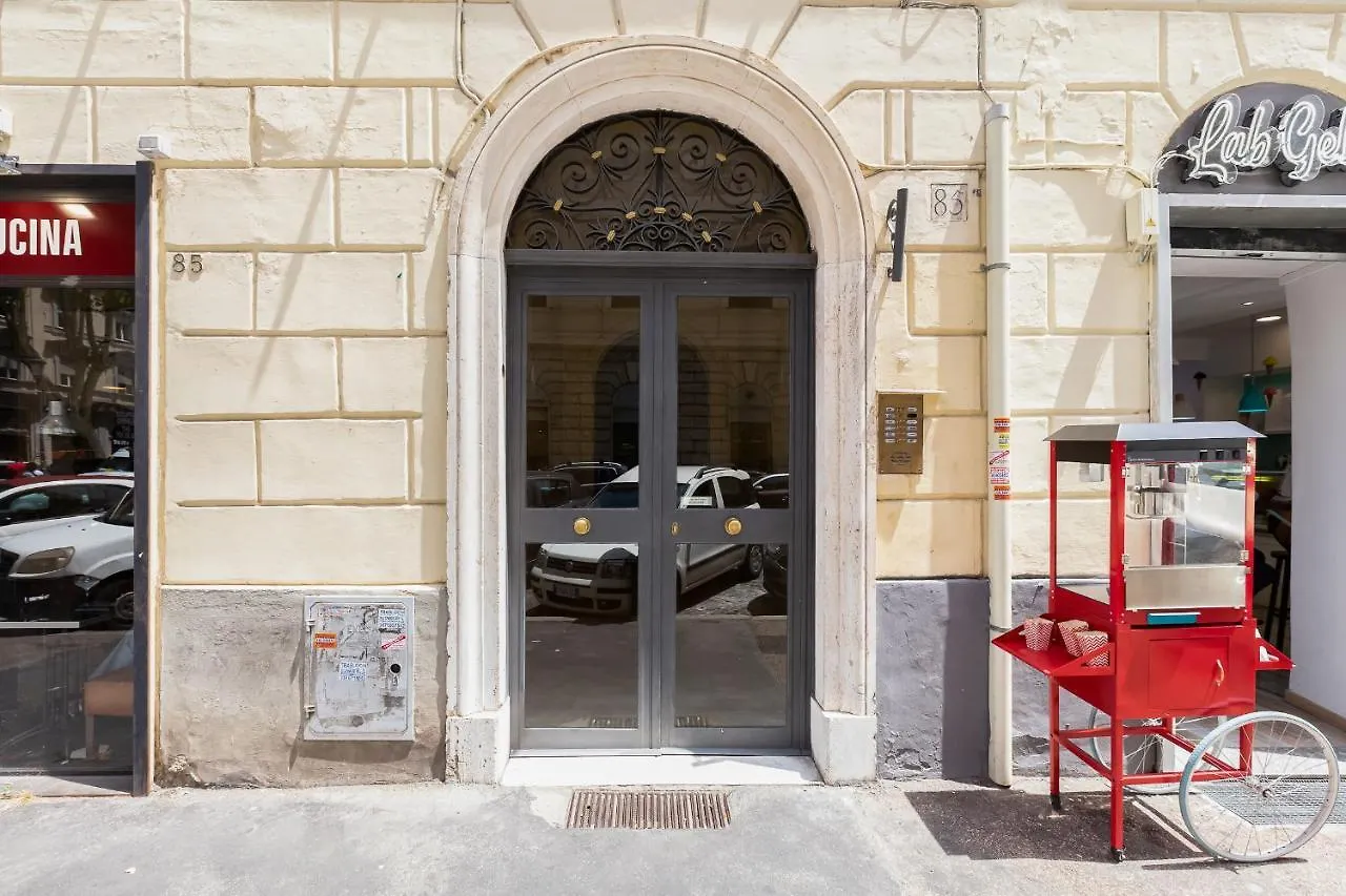 Bdc - Empire, Noble 3-Bdr Apt Rome Apartment