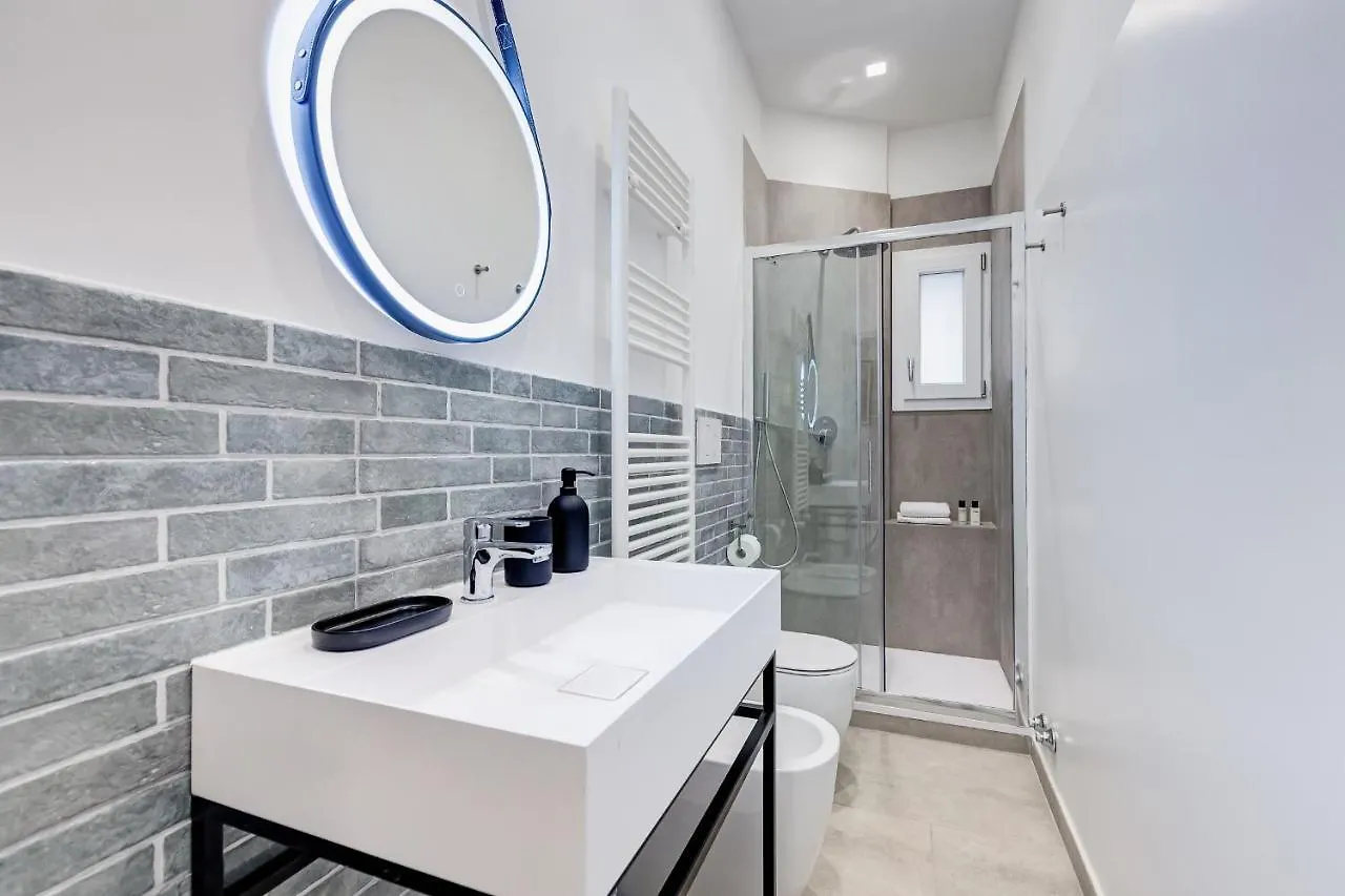 Bdc - Empire, Noble 3-Bdr Apt Rome
