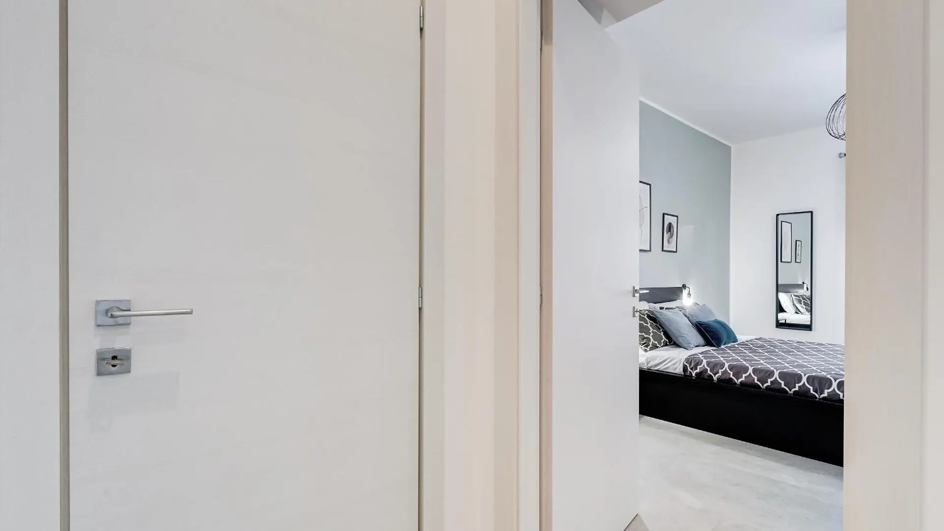 Bdc - Empire, Noble 3-Bdr Apt Rome