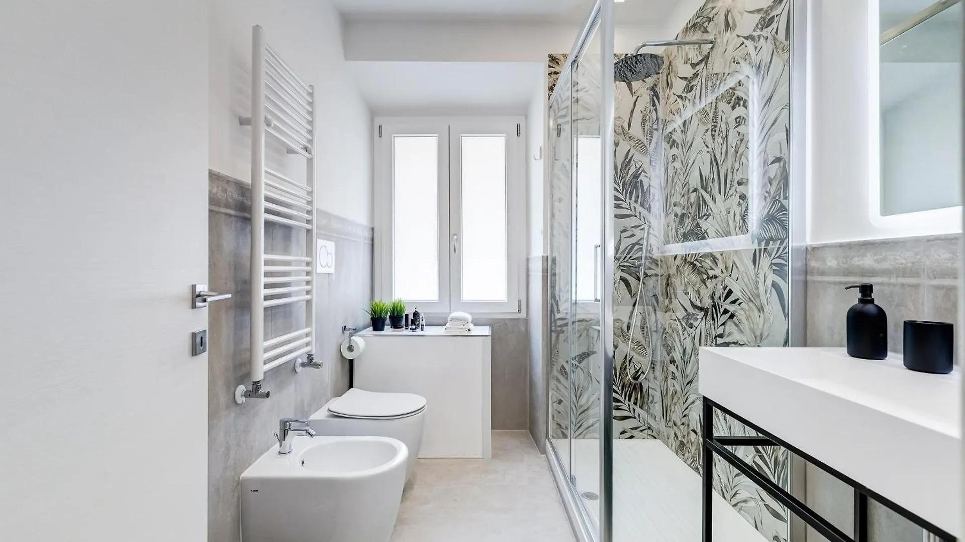 Bdc - Empire, Noble 3-Bdr Apt Rome Apartment