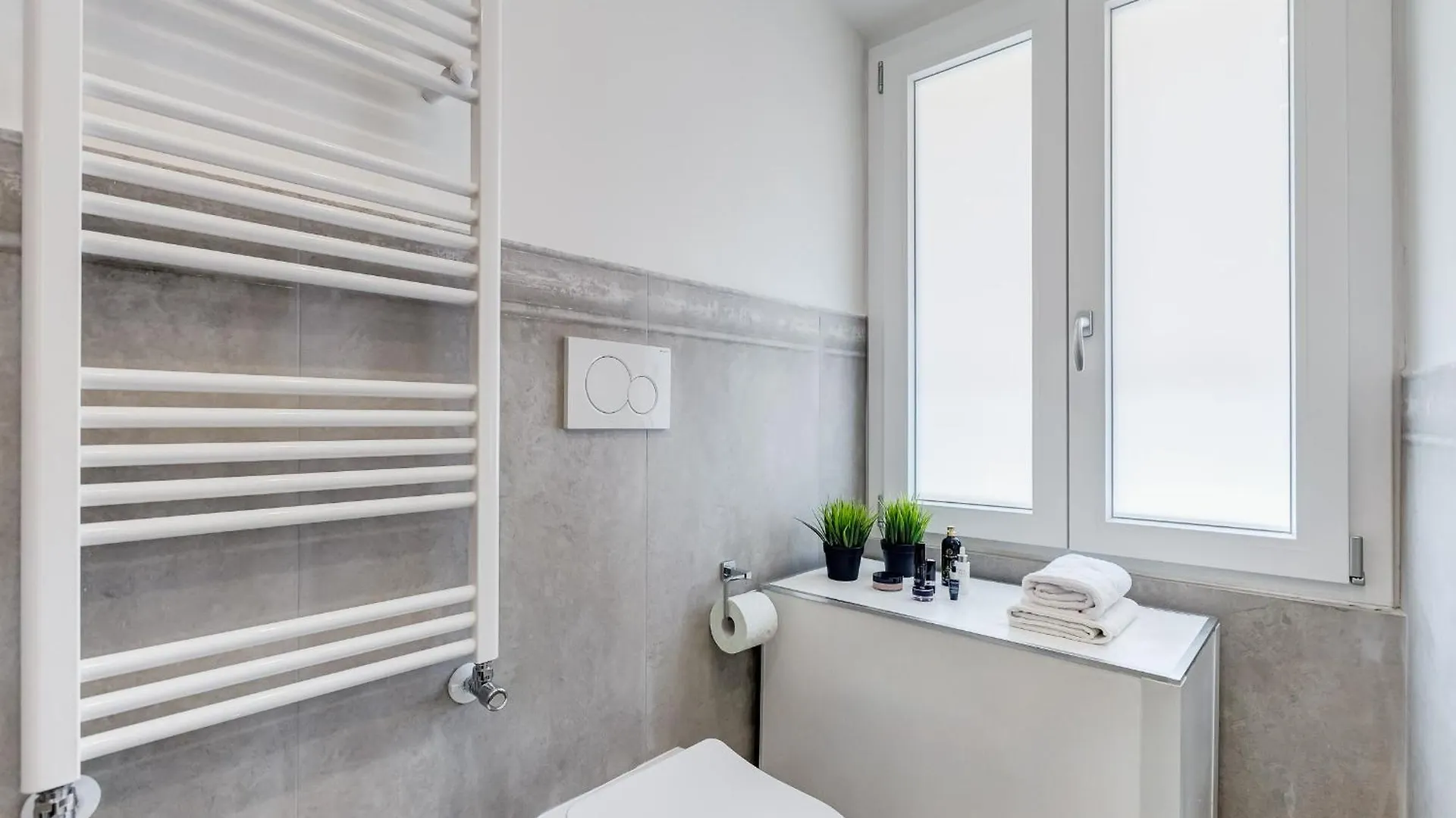 Apartment Bdc - Empire, Noble 3-Bdr Apt Rome