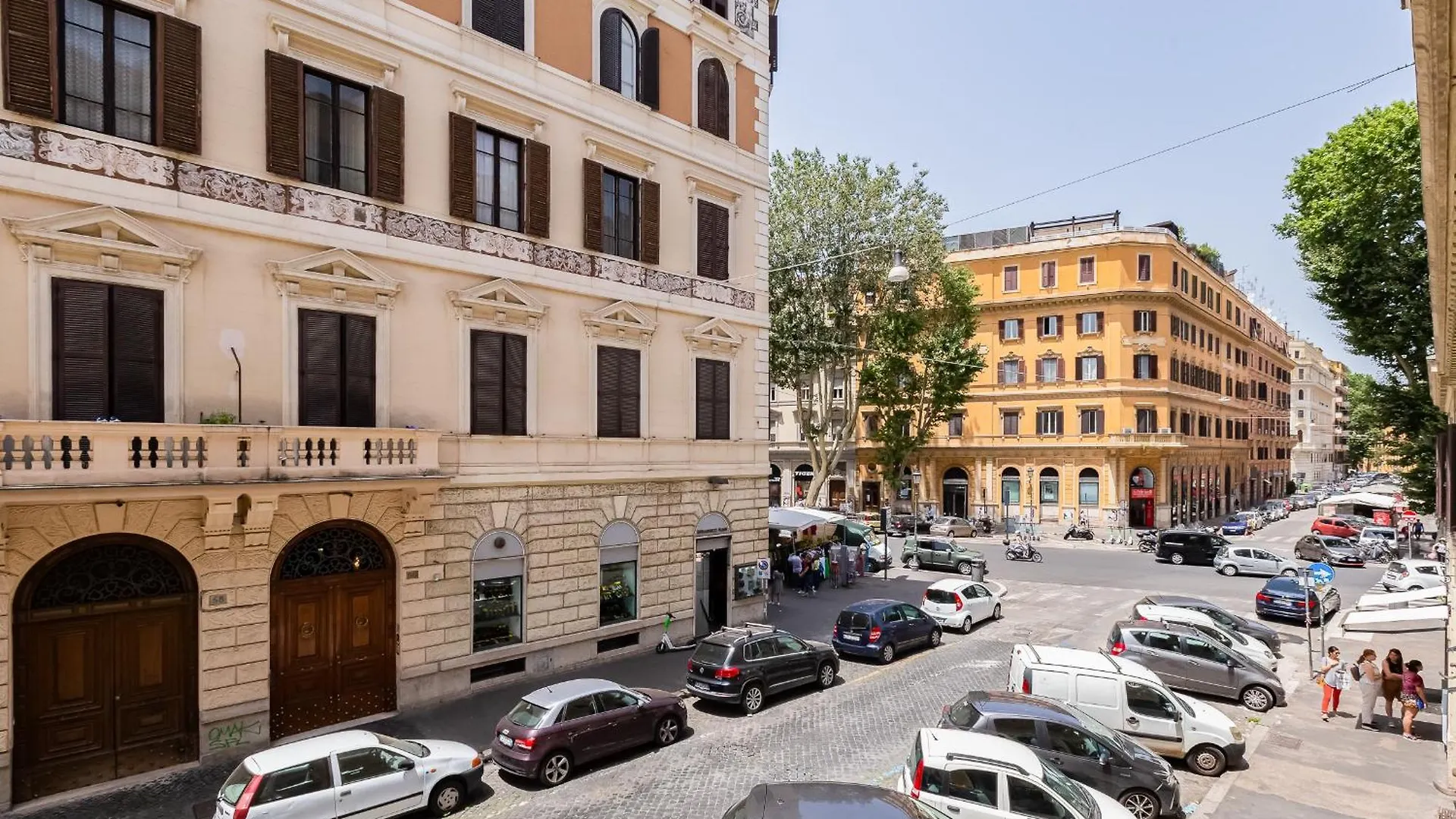 Bdc - Empire, Noble 3-Bdr Apt Rome Apartment