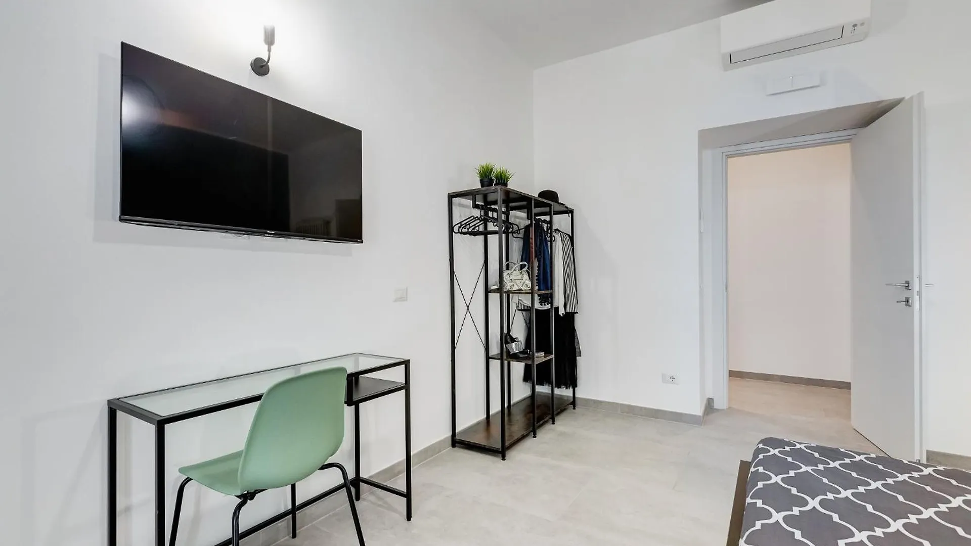 Bdc - Empire, Noble 3-Bdr Apt Rome Italy