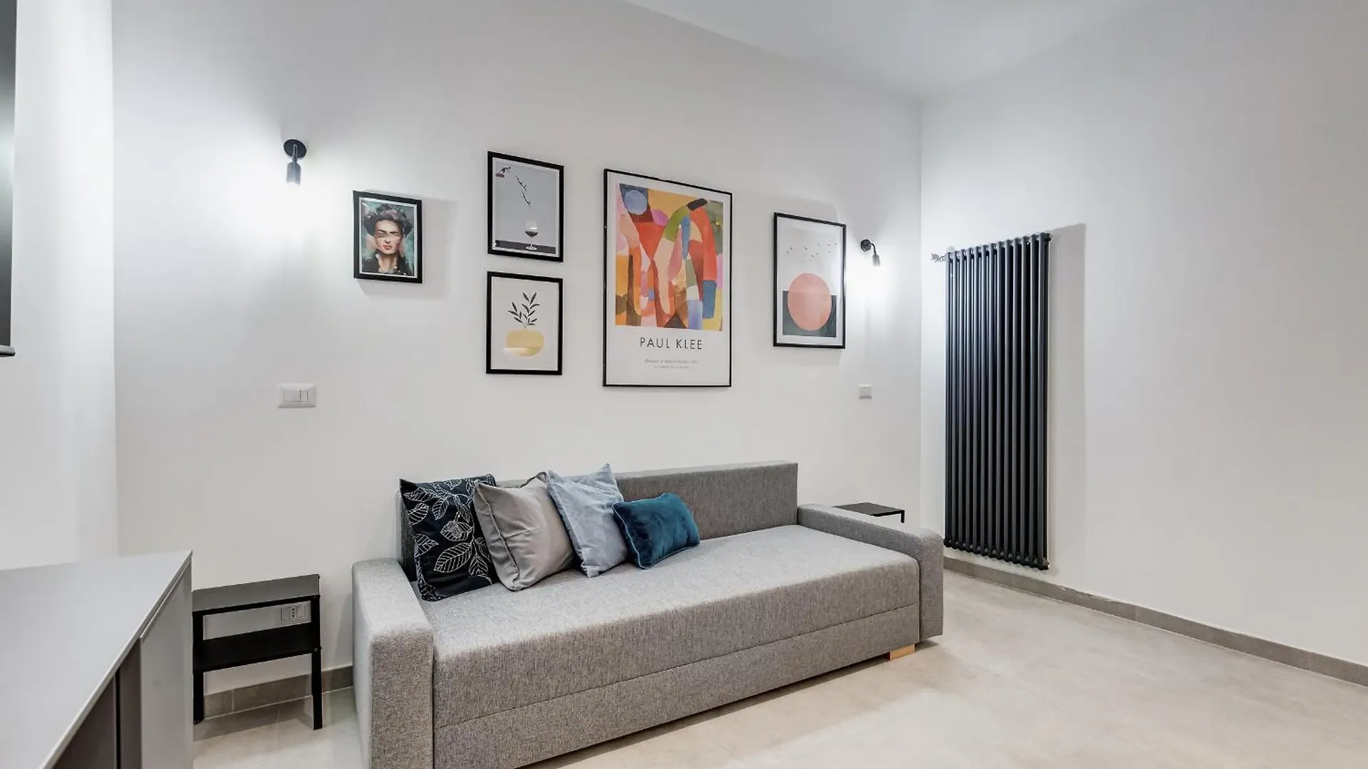Bdc - Empire, Noble 3-Bdr Apt Rome 0*,  Italy